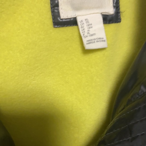 Forever 21 Girls Puffer Vest Grey n yellow sz XL - Picture 3 of 4